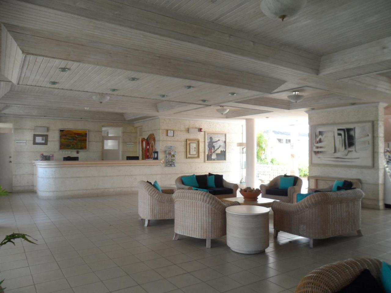Hotel Pommarine Бриджтаун Экстерьер фото