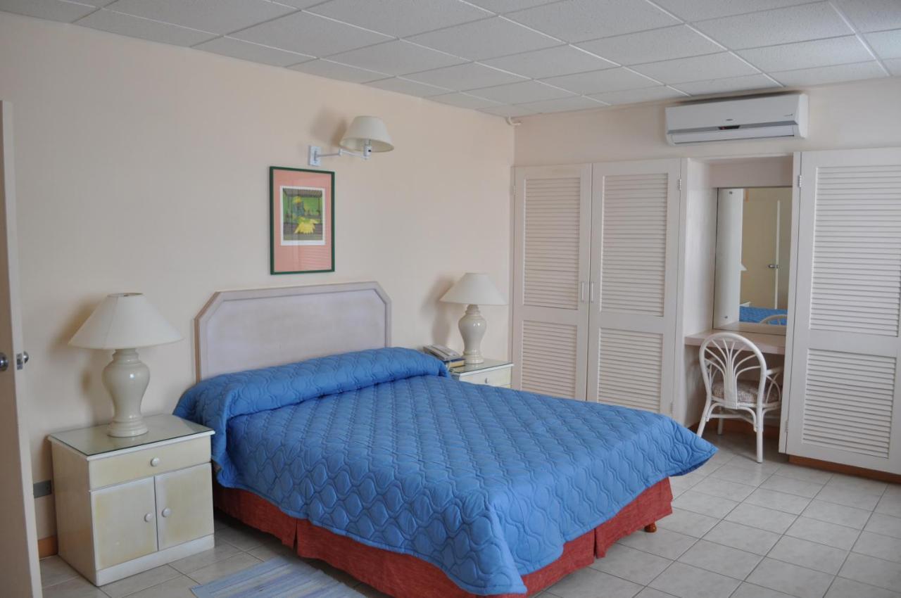 Hotel Pommarine Бриджтаун Экстерьер фото
